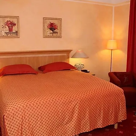 Romantik Im Roehl 酒店 4*