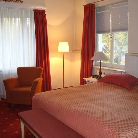 Romantik Im Roehl Hotel 4*